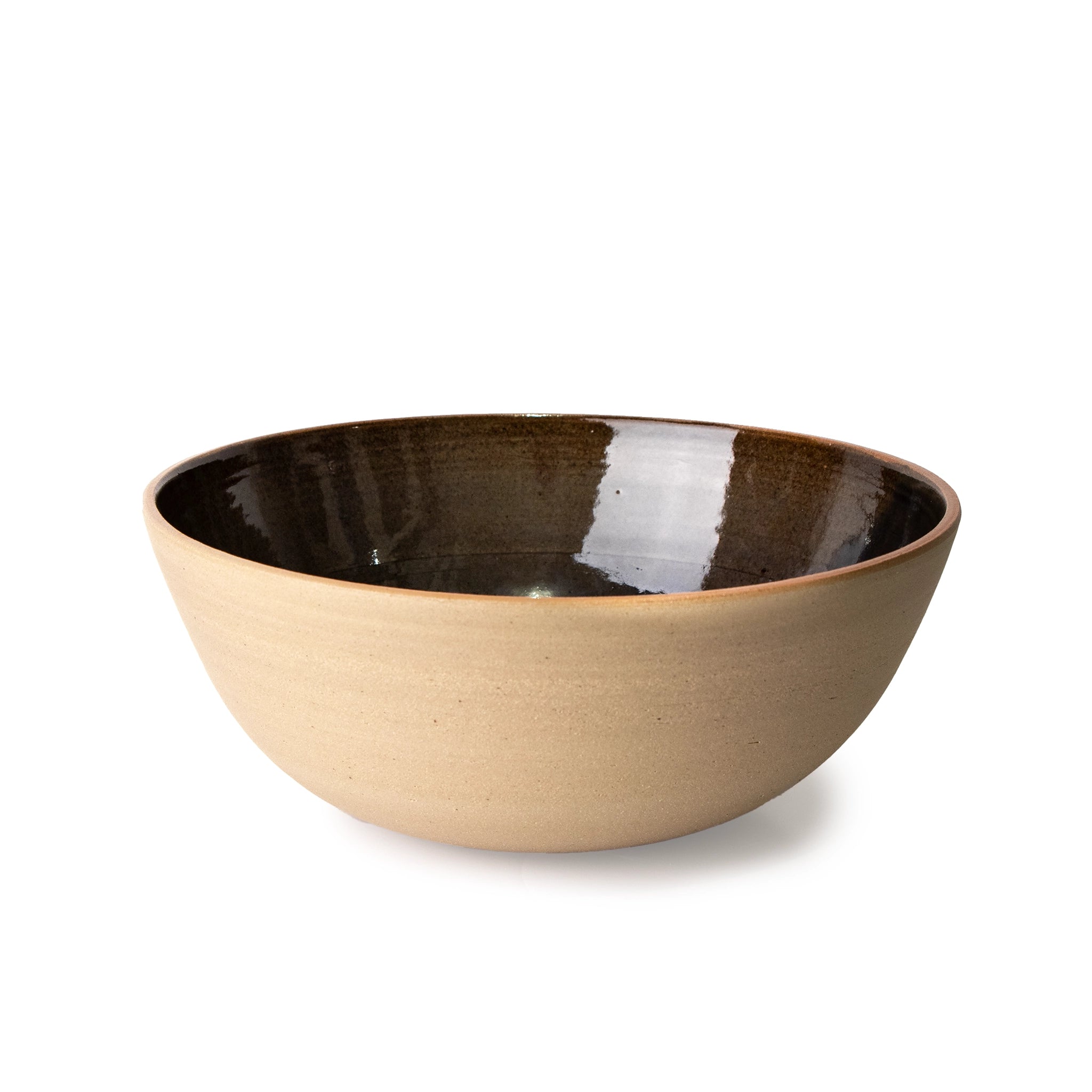 De AB Ceramics Serveerschaal Geel Blauw D23 is een handgemaakte keramieken schaal met een uniek geelblauw ontwerp, ideaal als eyecatcher op je tafel. Van het merk AB Ceramics, afgebeeld op een witte achtergrond.