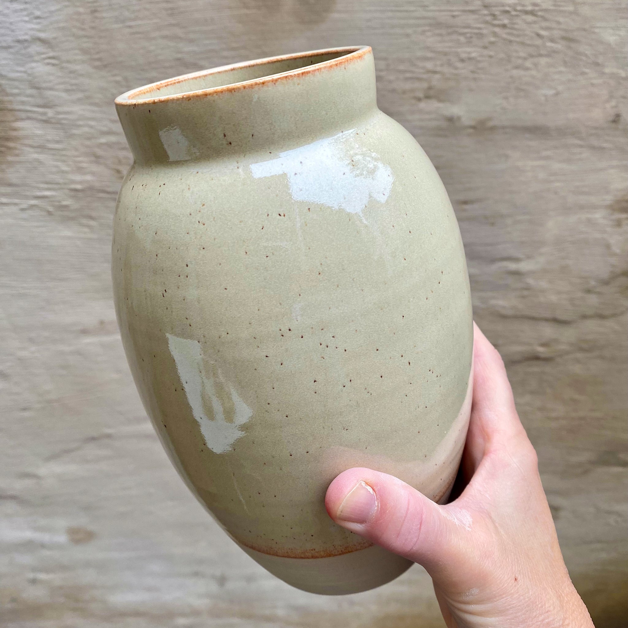 AB Ceramics Vaas Geel Beige H20,5 - AB Ceramics