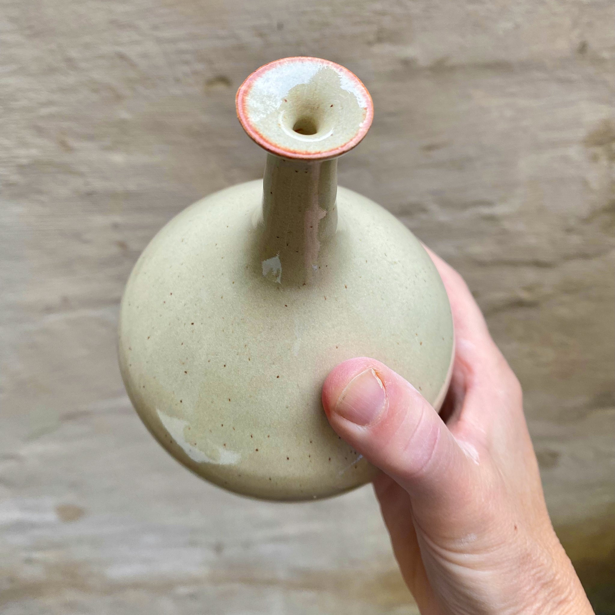 AB Ceramics Vaas Hals Geel Beige H18,5 - AB Ceramics