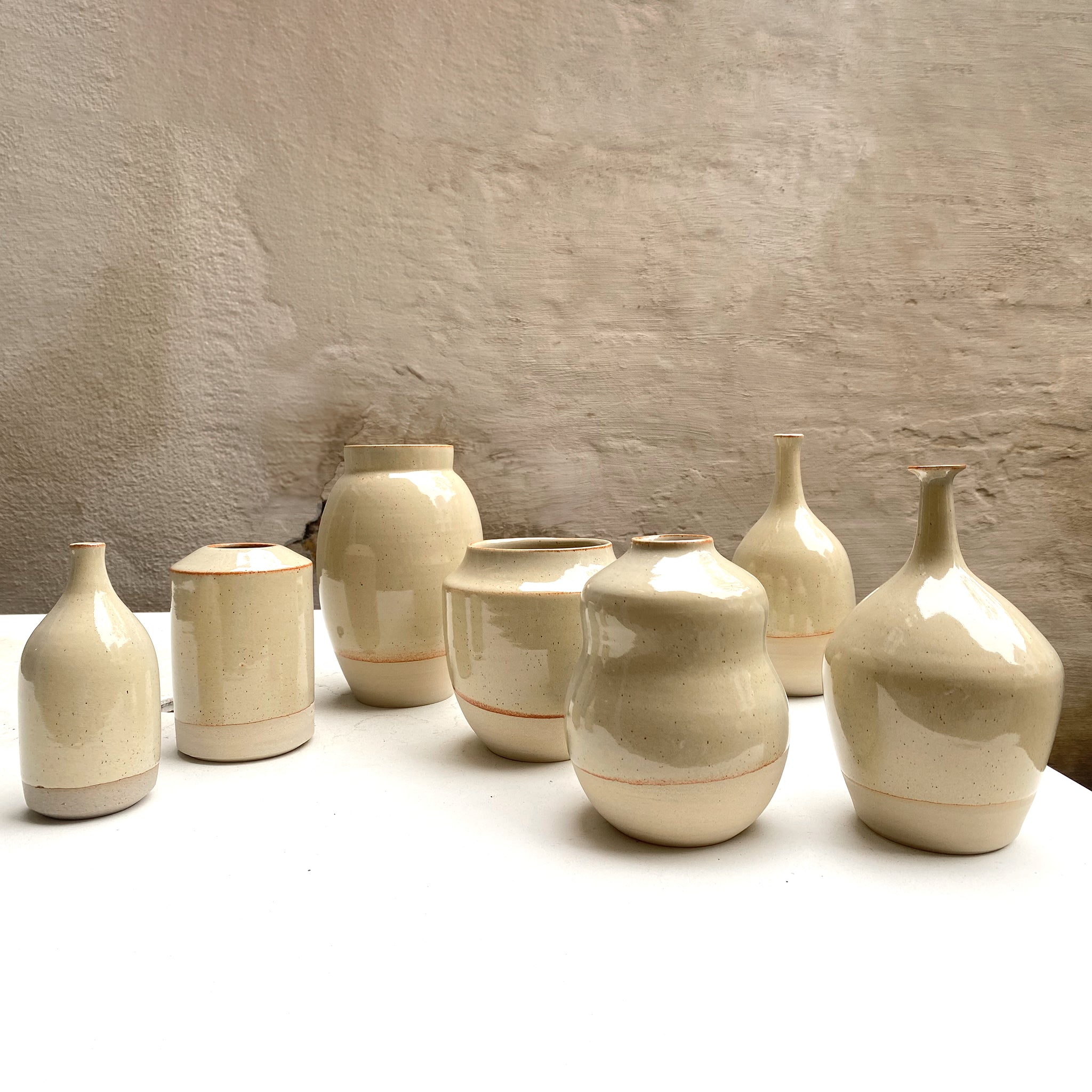 AB Ceramics Vaasje Hals Grijs Beige H14,5 - AB Ceramics