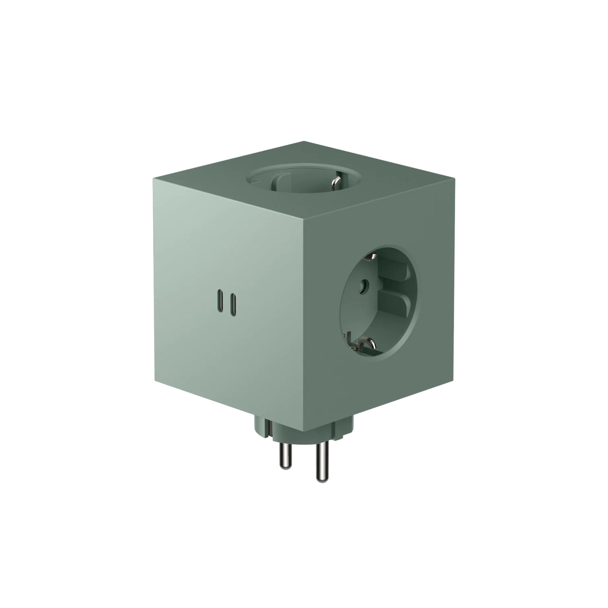 Avolt Square 2 USB-C Stekkerdoos Eik Groen- een kubusvormige groene stroomadapter van Avolt met meerdere stopcontacten, twee ronde pinnen en een USB-C-poort, geïsoleerd op wit.