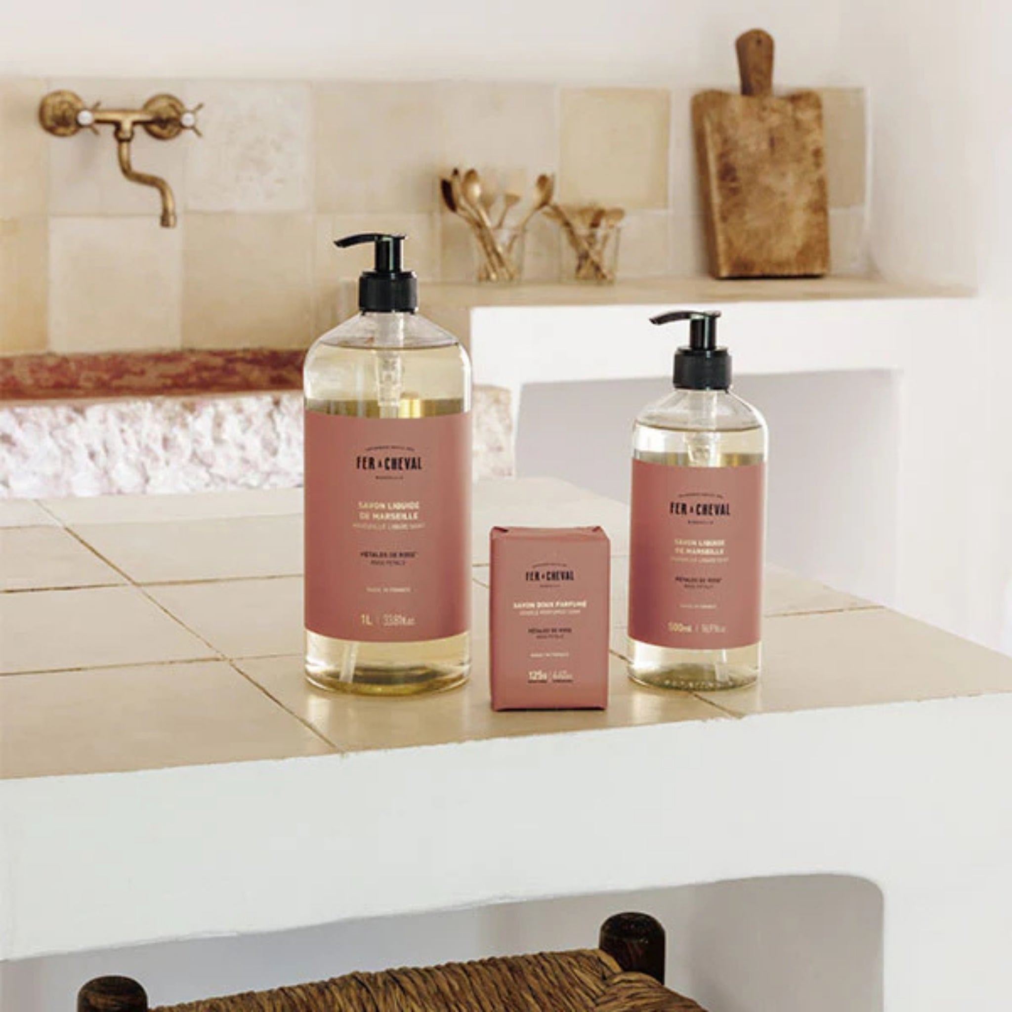 Fer à Cheval Zeep Bar Pétales de Rose 125 g - Fer à Cheval