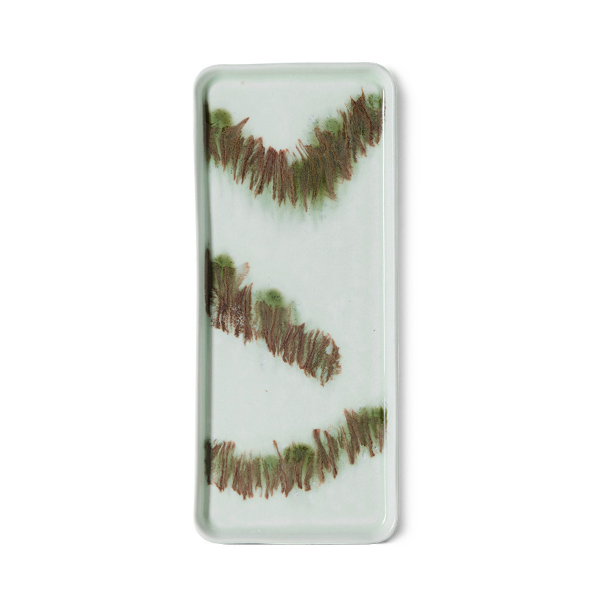 De HK Living 70s Ceramics Cake Schaal Schaal Tide is een rechthoekige schaal van keramiek met afgeronde hoeken en golvende bruine en groene penseelstreken op een glanzend witte basis, geïnspireerd op de 70s Ceramics collectie van het merk.