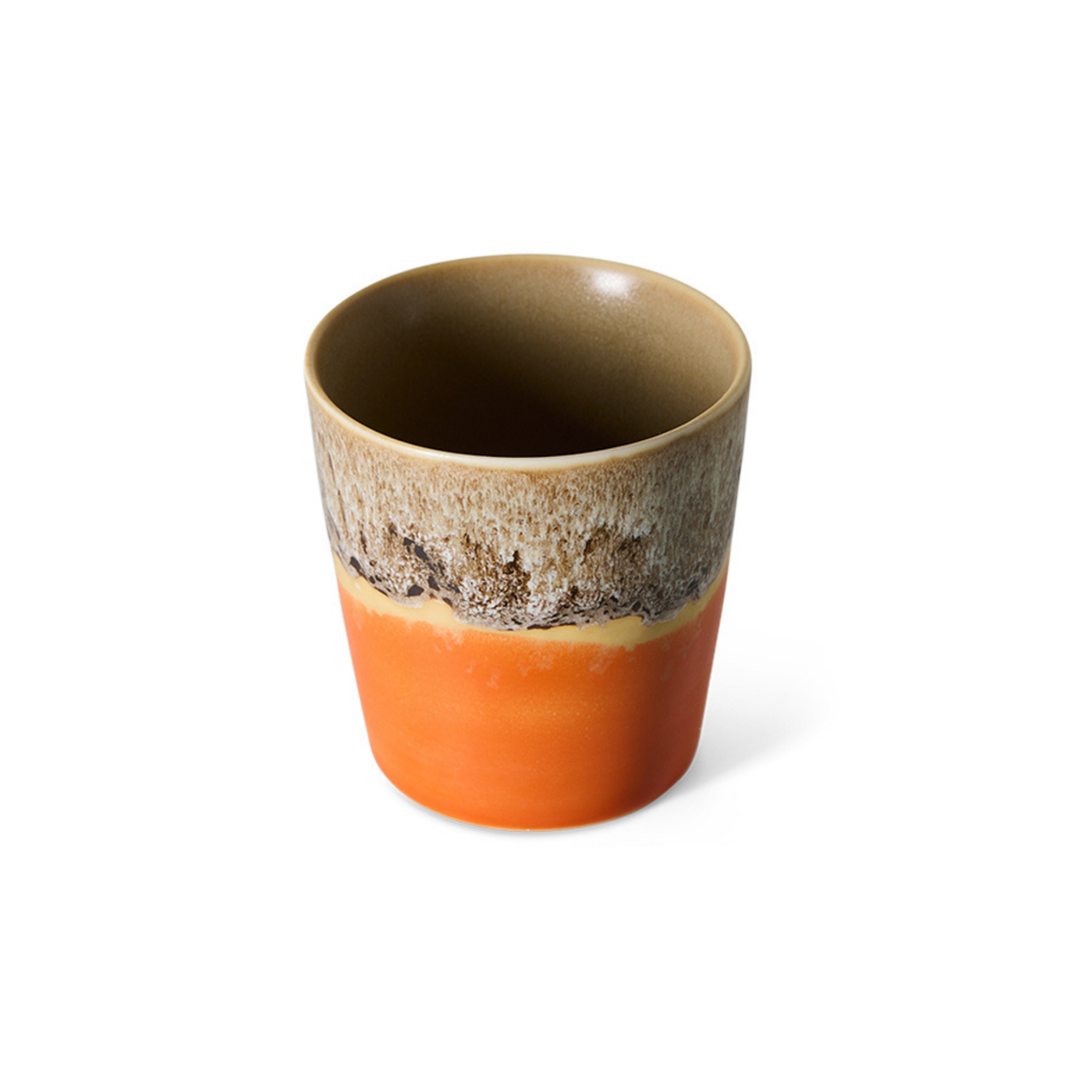 HK Living 70s Ceramics Koffiekop Fierce van schuin boven, met zicht op de taupe binnenkant, op een witte achtergrond