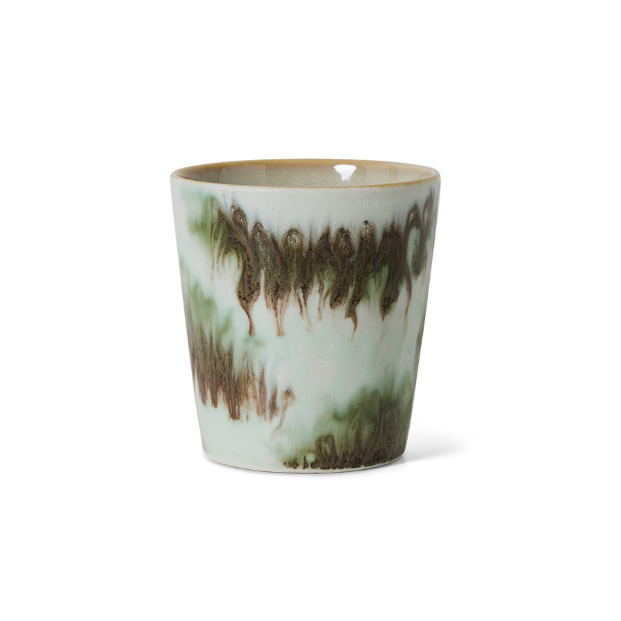 De HK Living 70s Ceramics Koffiekop Tide is een keramiek koffiekop met een wit basisglazuur en abstracte groene en bruine penseelstreken, perfect voor fans van de HK Living 70s Ceramics collectie.
