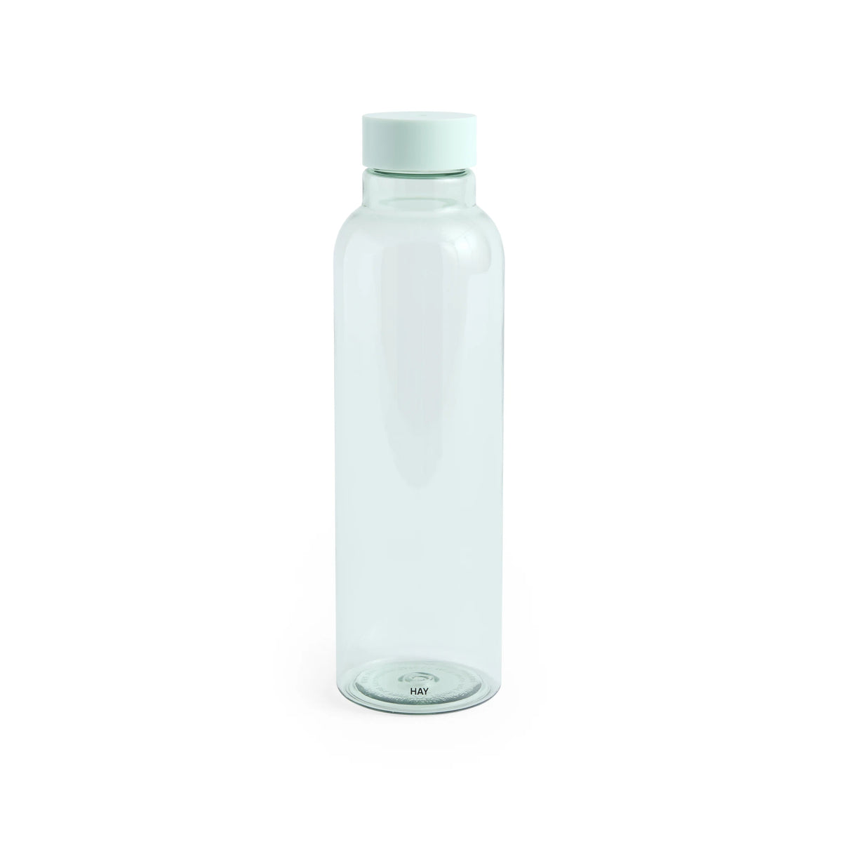 De Hay Miz Waterfles Ijsblauw 720 ml van Hay is een hoge, bijna doorzichtige lichtblauwe fles met een mintblauwe schroefdop, tegen een effen witte achtergrond.