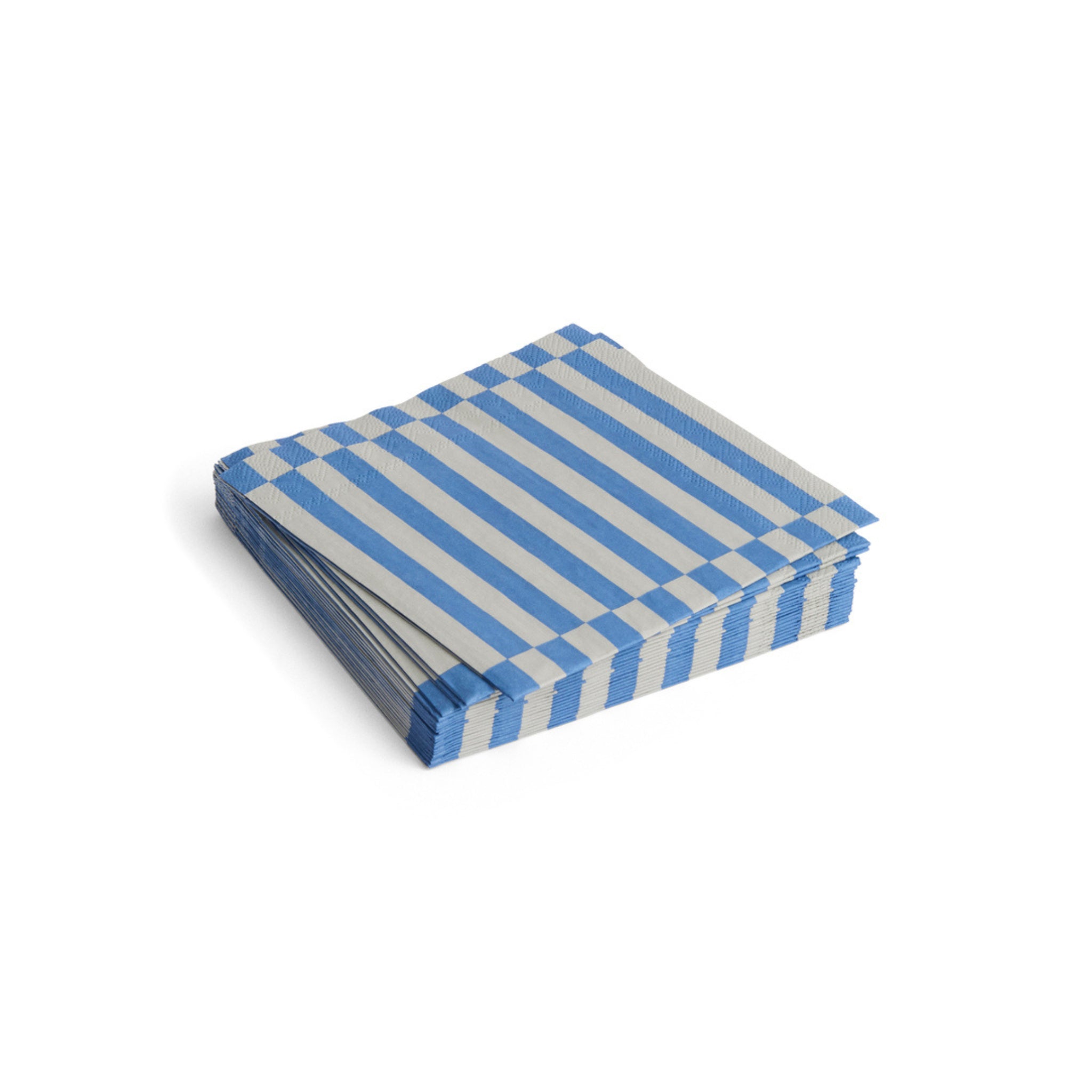De Hay Pattern Papieren Servetten Grijs Blauw Streep 33/33 van Hay zijn gestapeld afgebeeld op een witte achtergrond. Deze stijlvolle, FSC gecertificeerde servetten hebben een grijs blauw streep ontwerp voor een eco-vriendelijke touch.