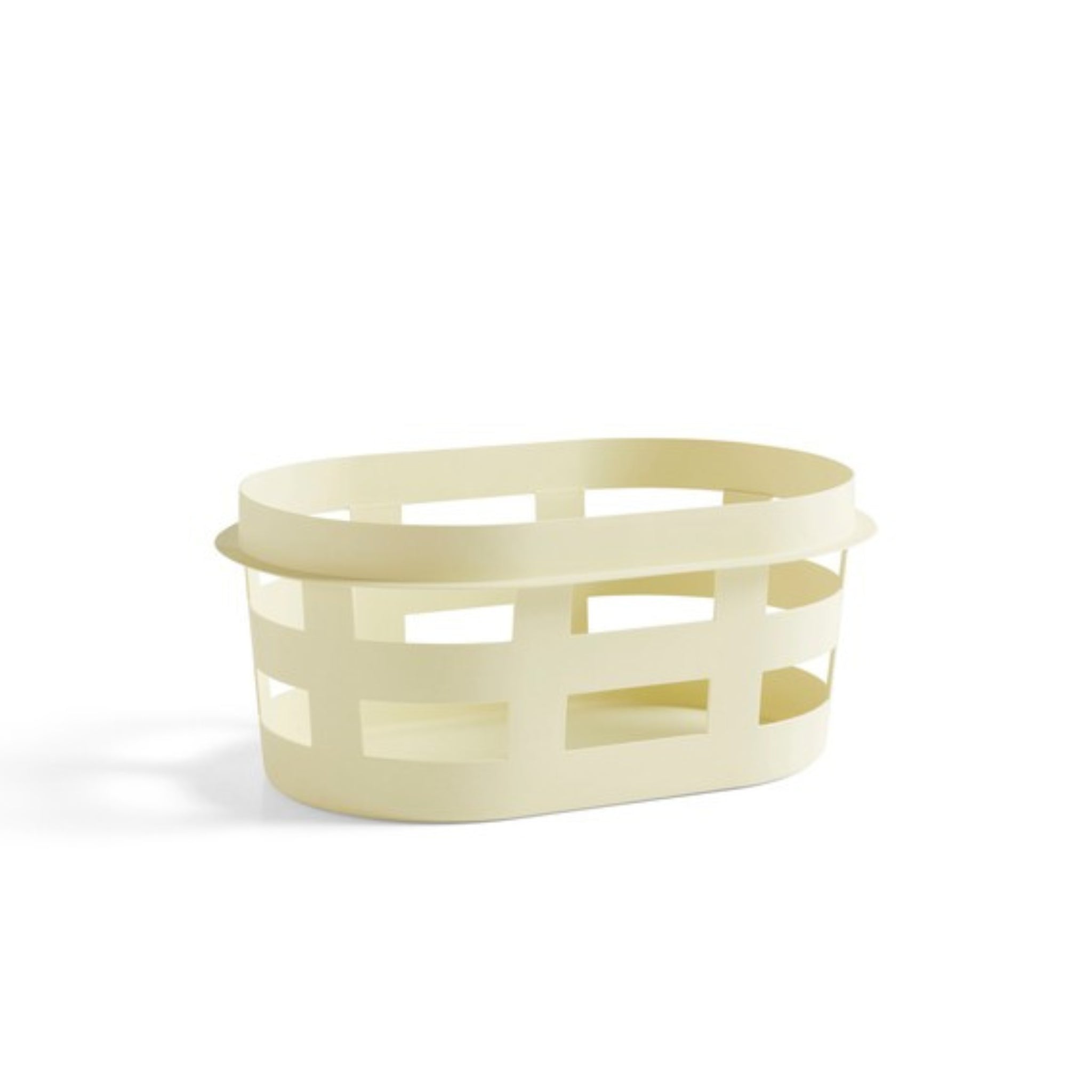 De Hay Wasmand Geel van Hay is een crèmekleurige, ovale mand van kunststof met brede rechthoekige uitsparingen en een stevige basis, geïnspireerd op de Hay Wasmand-stijl en afgebeeld op een witte achtergrond.