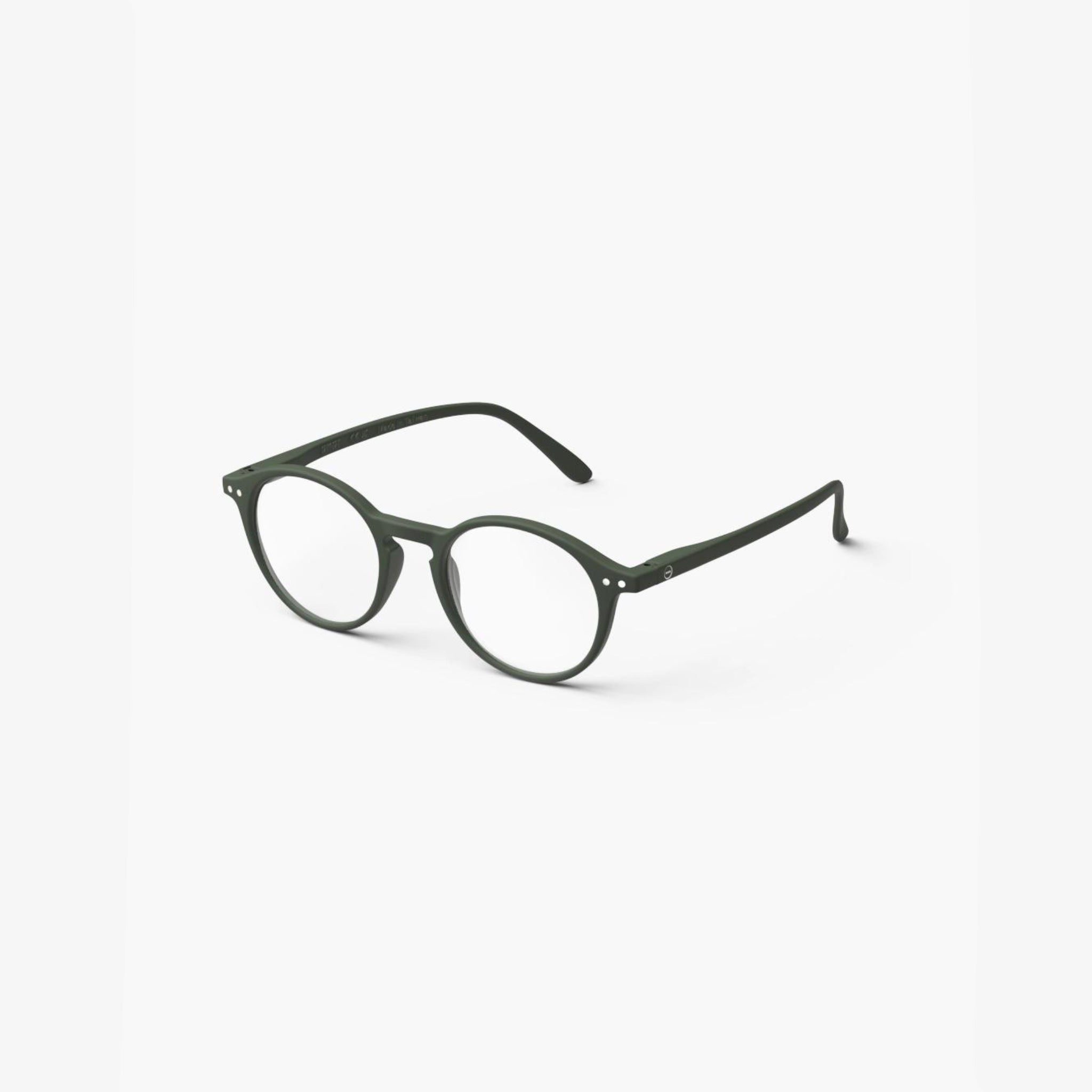 Izipizi Leesbril #D Khaki van Izipizi, een donkergroene unisex leesbril met heldere glazen, is afgebeeld op een witte achtergrond onder een hoek die de voor- en zijkant van het montuur benadrukt.