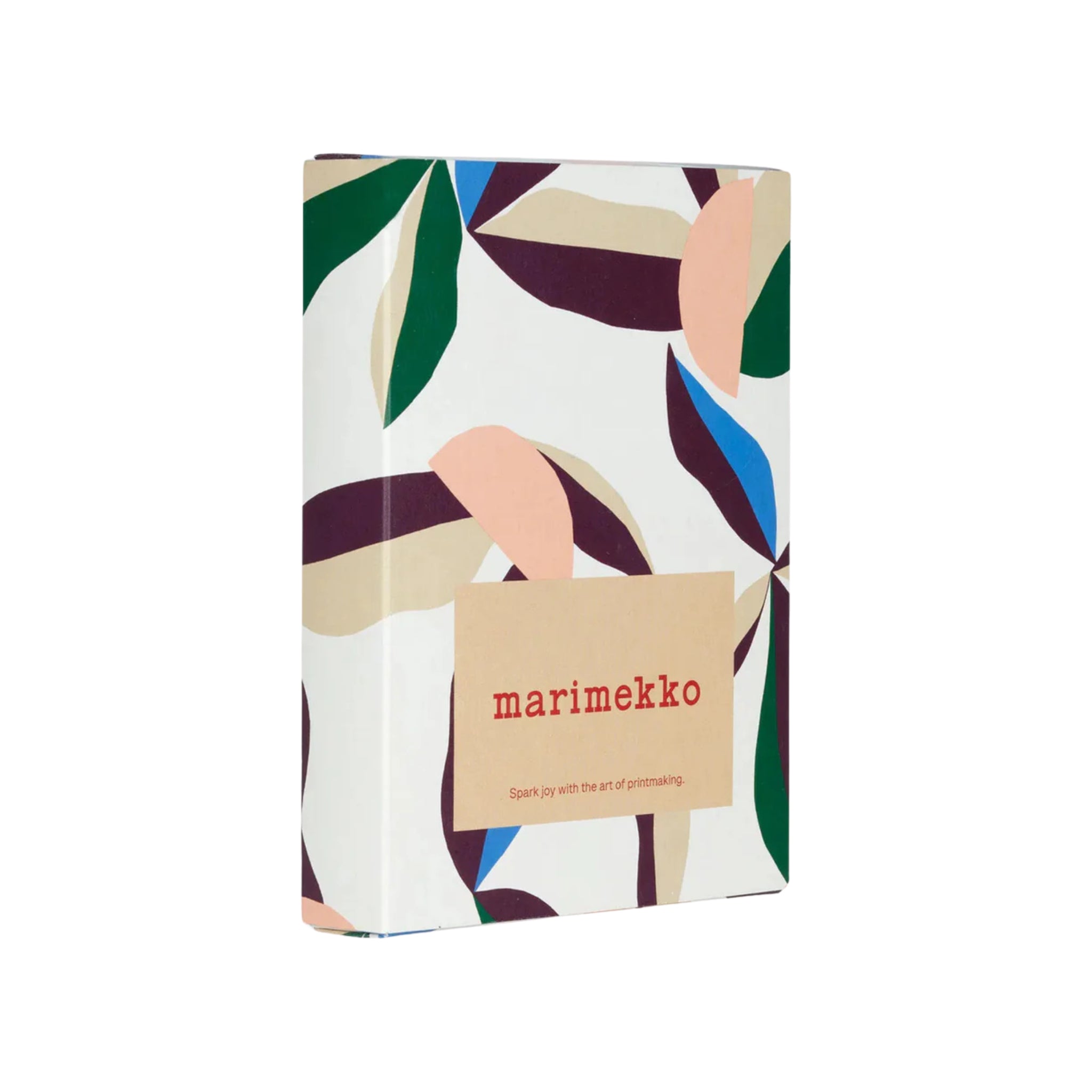 Een gedurfde, abstracte boekomslag met bloemen van Marimekko in groen, marineblauw, perzik, crème en blauw is voorzien van een beige rechthoek met de tekst "Marimekko Postkaarten 50 st. Geïnspireerd door Scandinavisch design: maak plezier met de kunst van het afdrukken.
