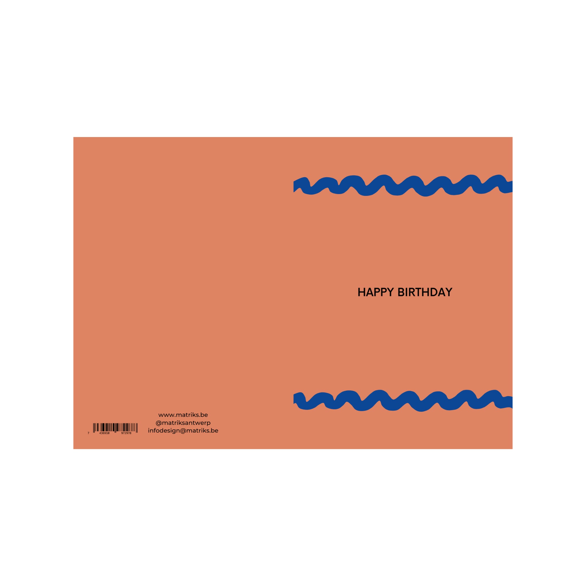 De Matriks JL Postkaart Happy Birthday Pink Dubbel van Matriks, ontworpen door Julie Lindekens, heeft blauwe golvende lijnen op een witte achtergrond met in het midden de tekst "HAPPY BIRTHDAY"; details en barcode staan linksonder.