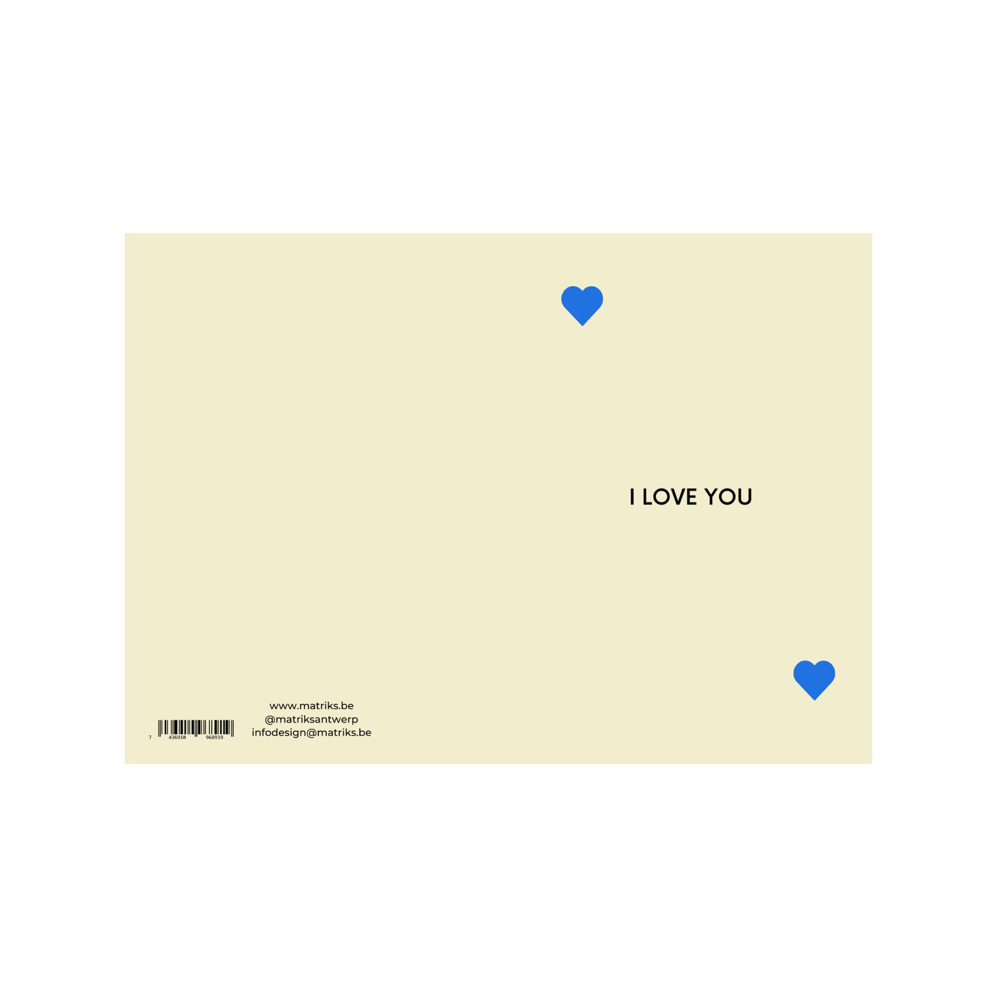 De Matriks JL Postkaart I Love You Dubbel van Matriks is een crèmekleurige kaart met twee kleine blauwe hartjes in tegenoverliggende hoeken en "I LOVE YOU" in zwart rechts in het midden. Linksonder staan de barcode en contactgegevens.