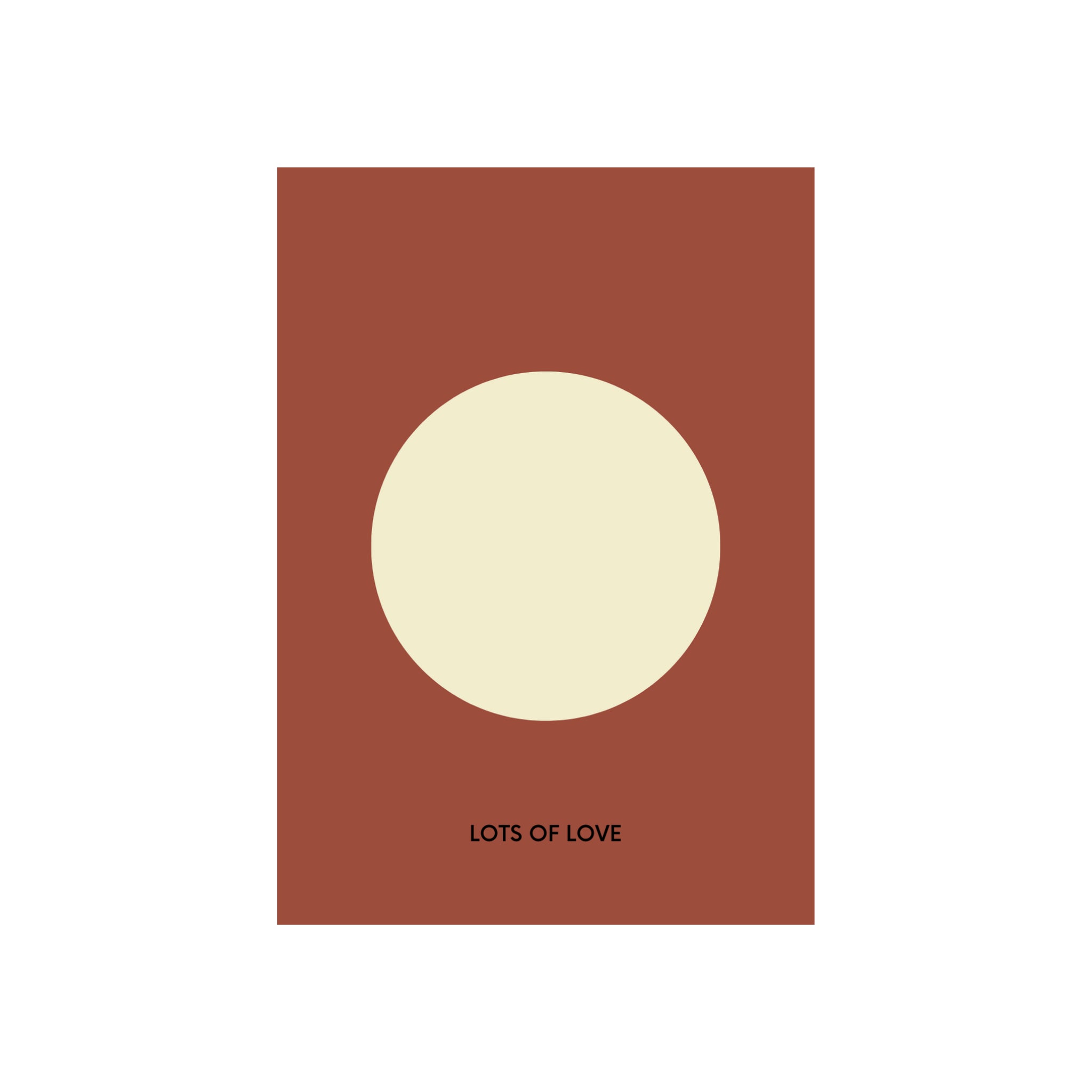 De Matriks JL Postkaart Lots Of Love Dubbel van Matriks heeft een minimalistische bruine achtergrond, een opvallende crèmekleurige cirkel in het midden en "LOTS OF LOVE" eronder gedrukt - perfect voor het versturen van warme wensen.