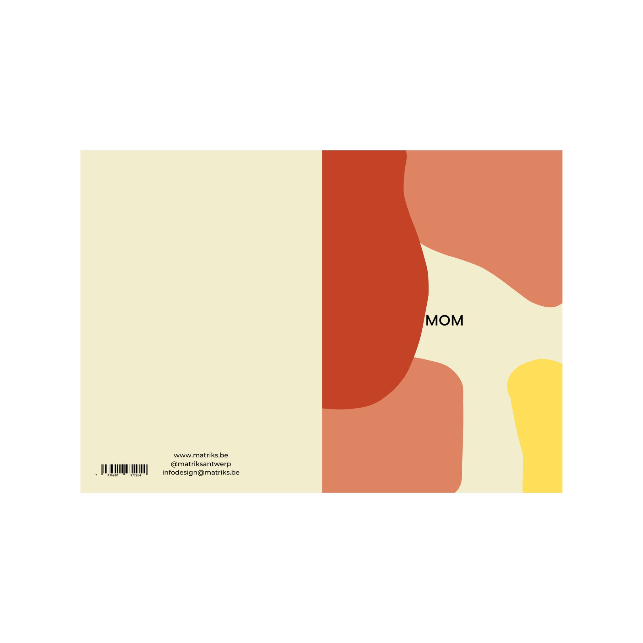 De Matriks JL Postkaart Mom Dubbel van Matriks heeft abstracte organische vormen in rood, oranje, geel en beige aan de rechterkant, met "MOM" gemarkeerd. De linkerkant is effen beige met contactgegevens en een streepjescode - ideaal voor elke gelegenheid.