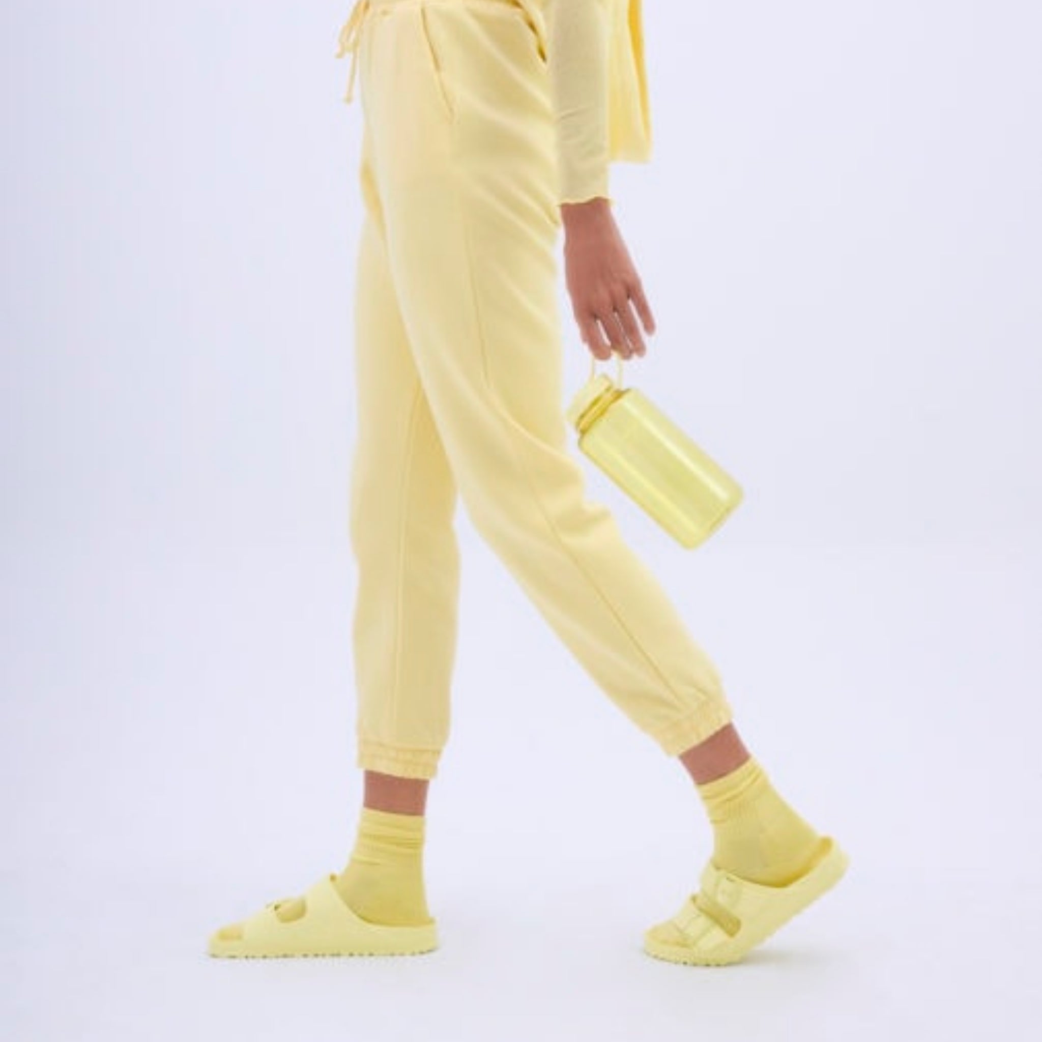 Sfeerbeeld van de nalgene drinkfles brede opening butter 1l in gebruik