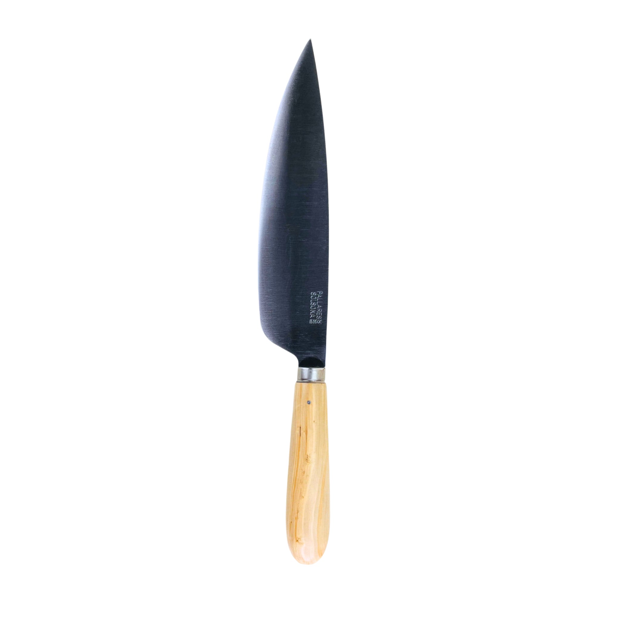 De Pallares Solsona Keukenmes Buxushout (ras) 22 cm van Pallares Solsona, met een donker roestvrijstalen lemmet en een licht buxushouten handvat, wordt verticaal afgebeeld tegen een witte achtergrond.