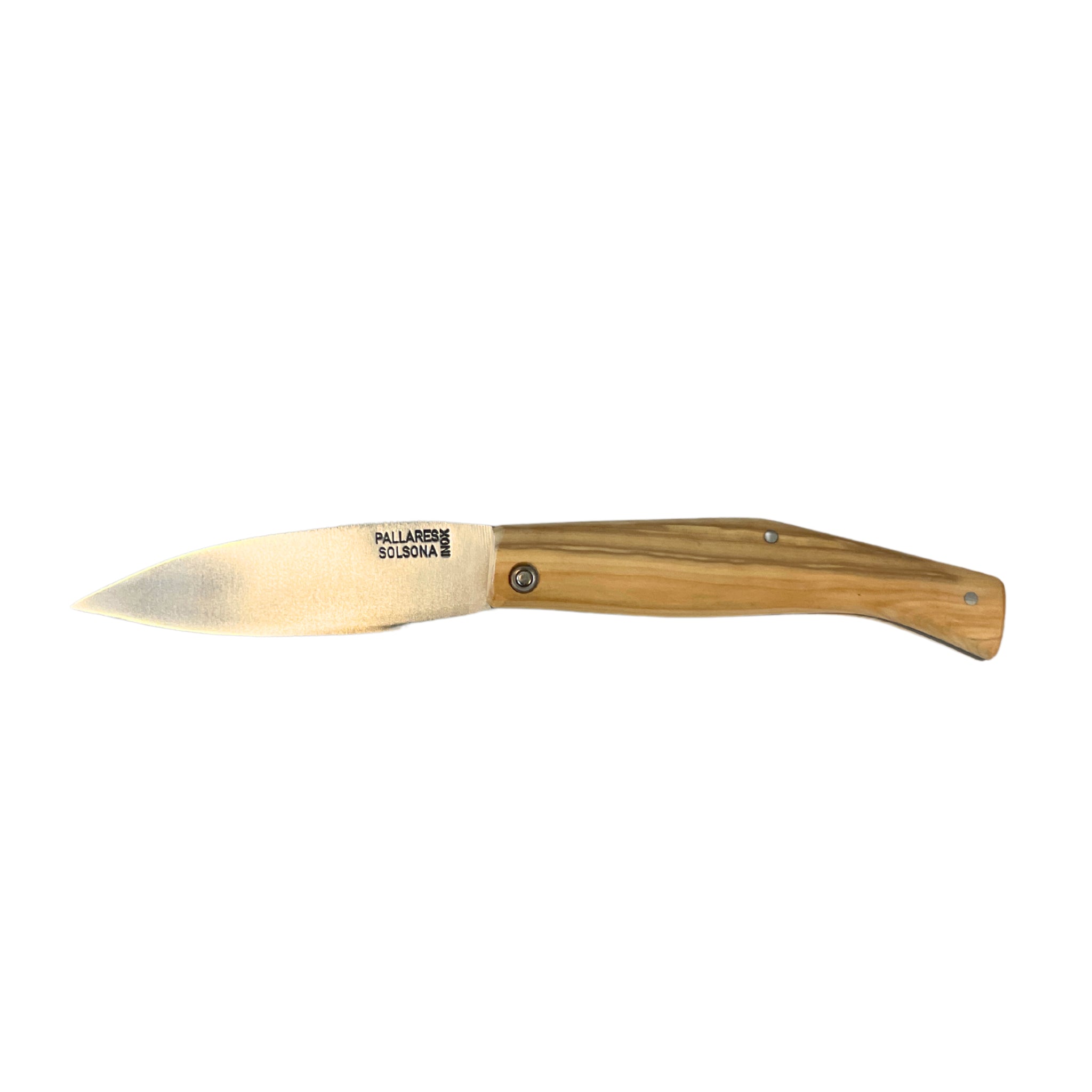 Het Pallares Solsona Busa Zakmes Beukenhout 8 cm heeft een beukenhouten handvat en een roestvrijstalen lemmet dat aan de onderkant is gegraveerd met PALLARES SOLSONA. Het vouwmes is gedeeltelijk open.