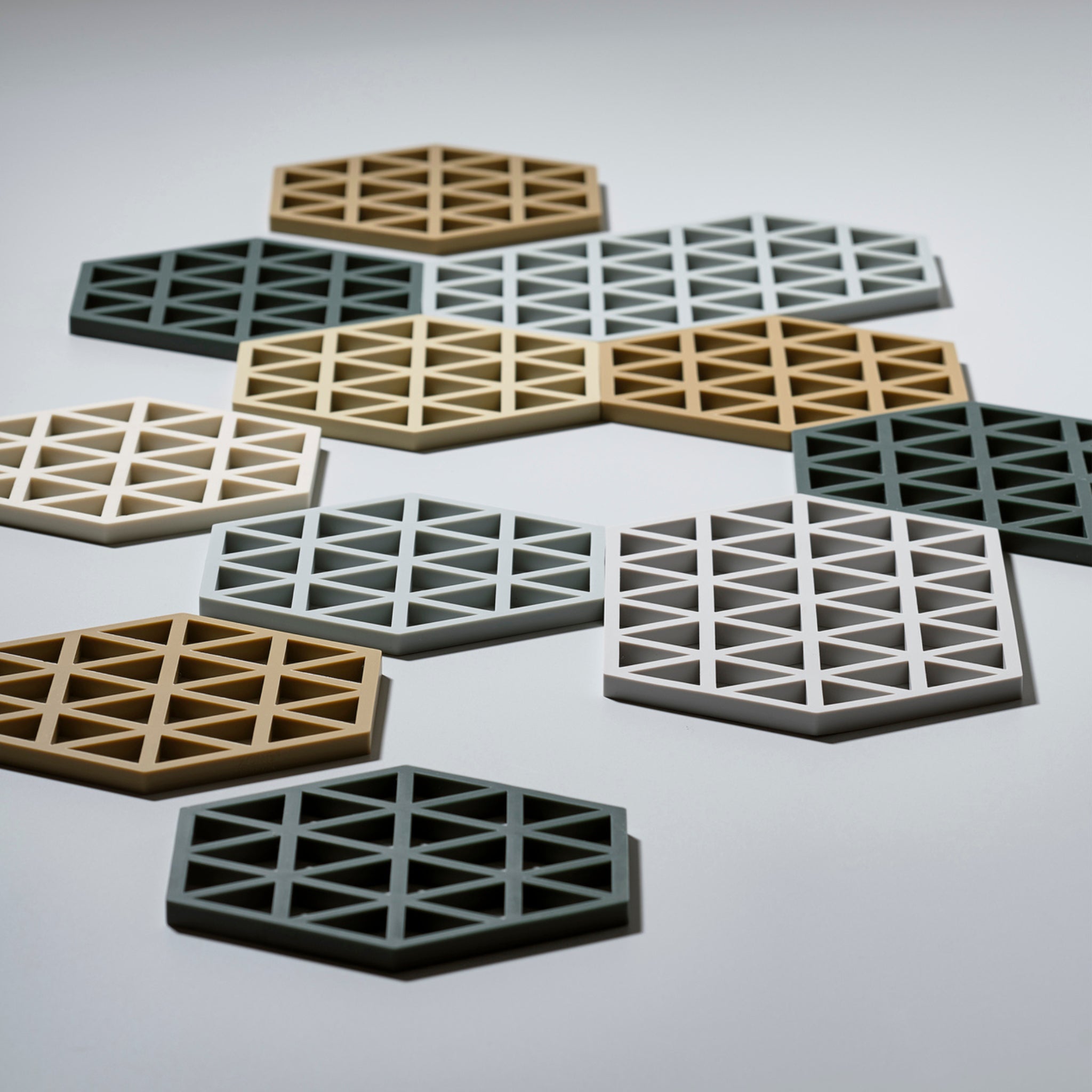 Zone Denmark Triangles Potonderzetter Koel Grijs Collectie