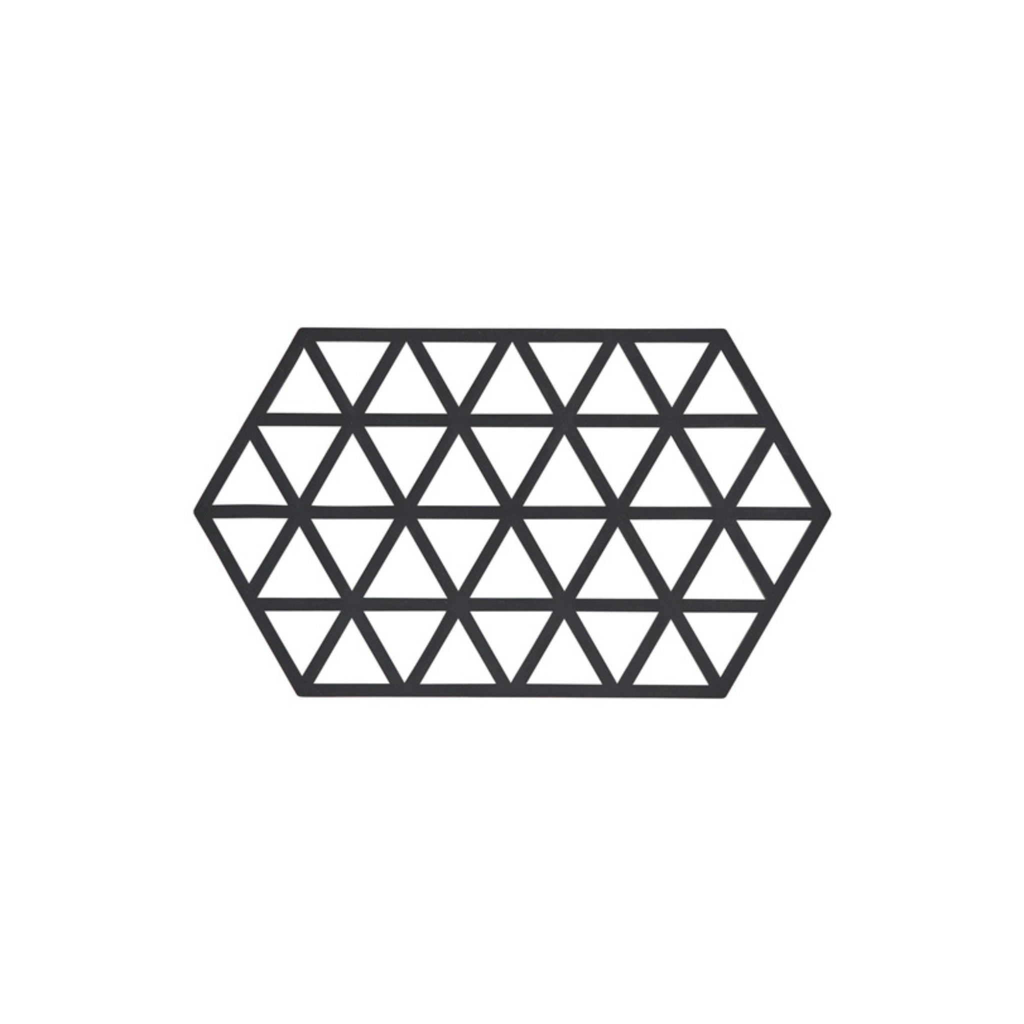 Een symmetrisch zwart zeshoekig raster van gelijkzijdige driehoeken, dat lijkt op de Zone Denmark Triangles Trivet XL Zwart gemaakt van hittebestendig silicone, is gecentreerd op een witte achtergrond en doet denken aan grafisch ontwerp.