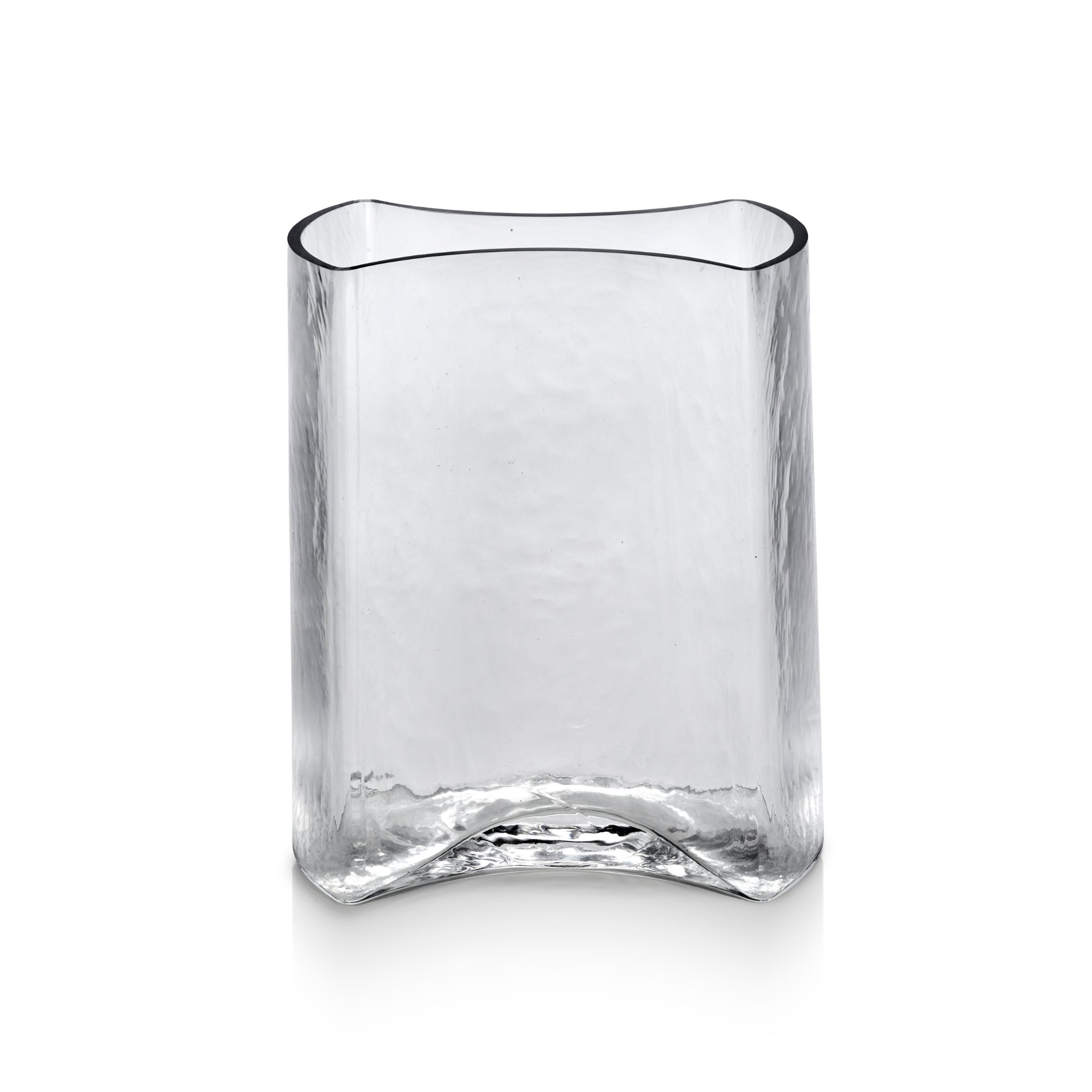 De Serax Parole Vaas Helder is een heldere rechthoekige vaas van Serax, met subtiele golvende zijkanten en een licht gebogen rand. De vaas is afgebeeld tegen een witte achtergrond.