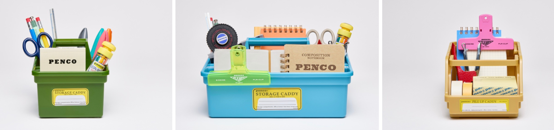 Drie kleurrijke opbergdozen (groen, blauw en geel) gevuld met verschillende kantoorbenodigdheden zoals scharen, pennen, plakband, notitieboekjes en paperclips, tegen een effen witte achtergrond.