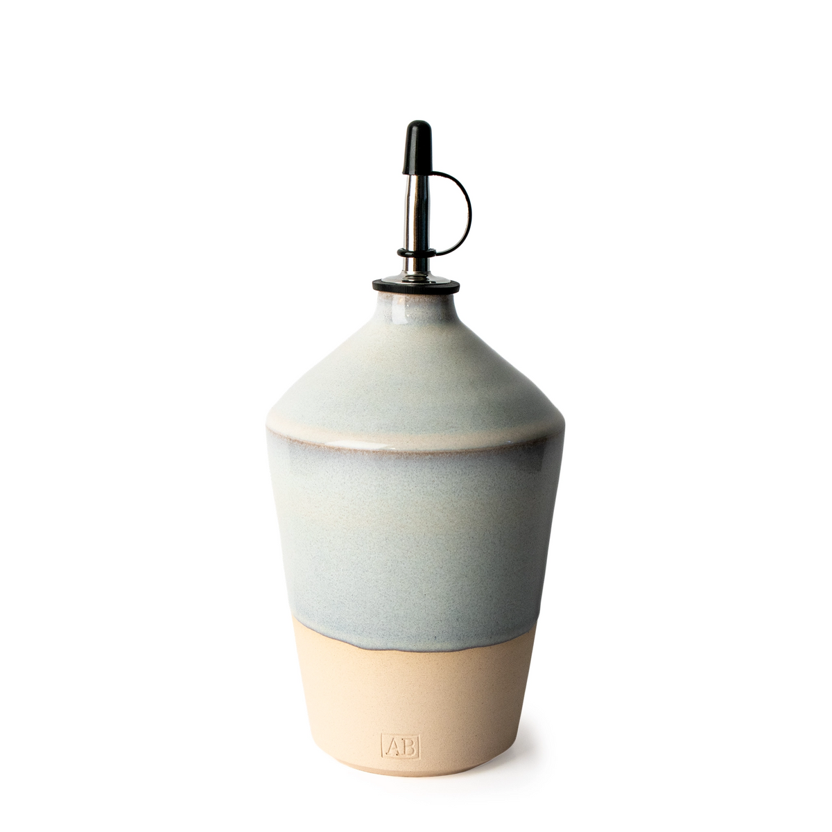AB Ceramics Olijfolie Fles 2 Prai Opaal 70 cl met hoekige schouder en metalen schenktuit, op een witte achtergrond.