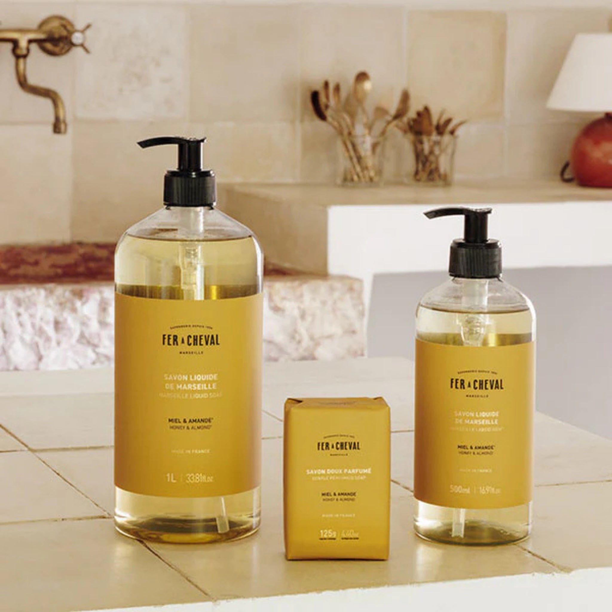 Fer à Cheval Zeep Bar Miel & Amande 125 g - Fer à Cheval