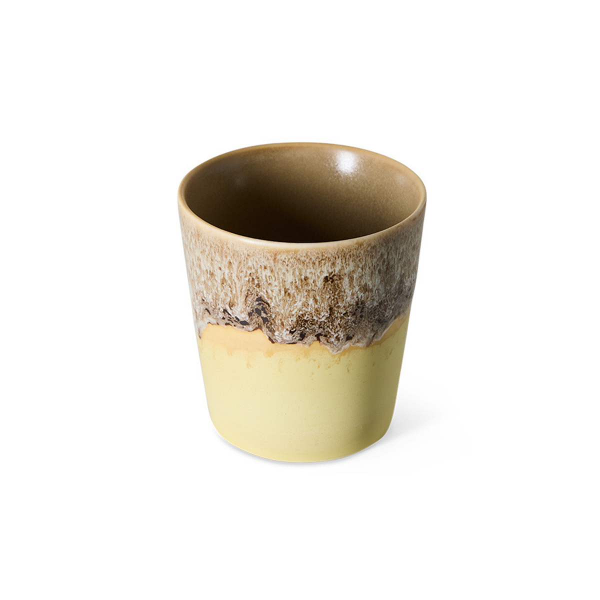HK Living 70s Ceramics Koffiekop Custard van schuin boven, met zicht op de taupe binnenkant, op een witte achtergrond