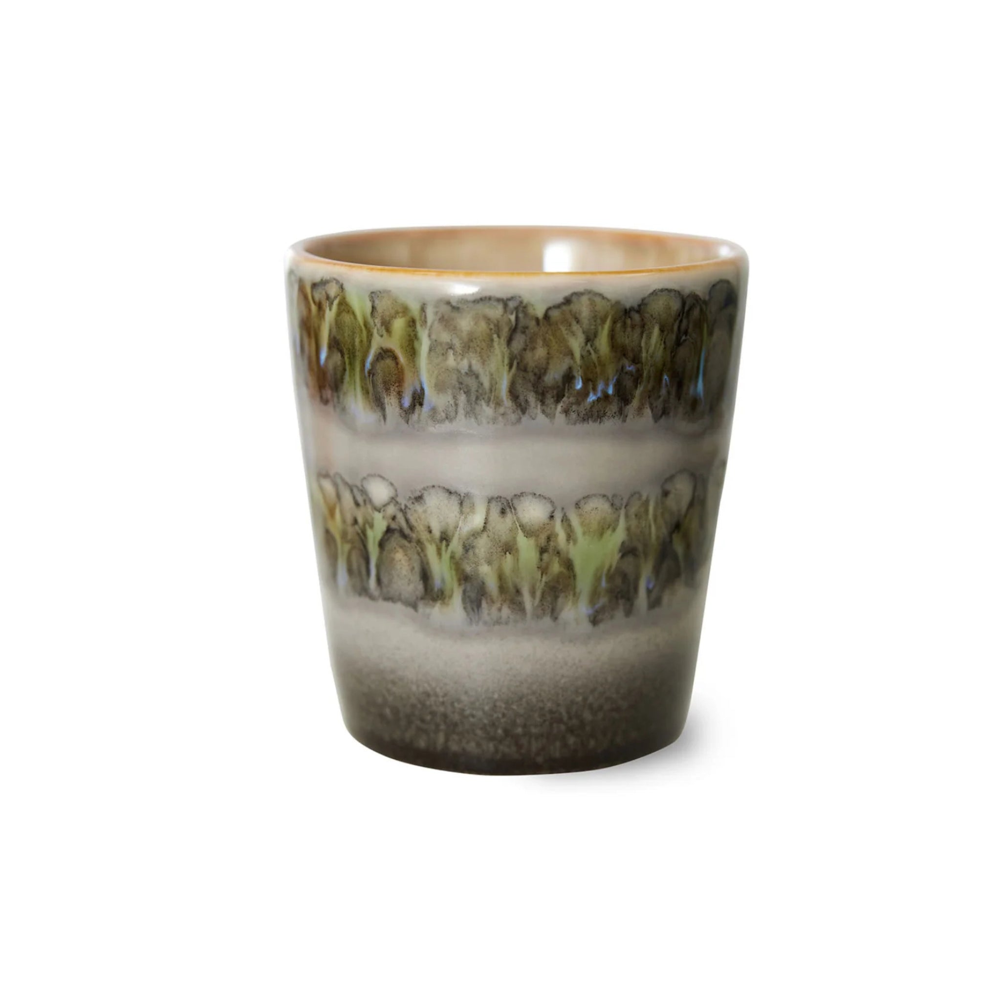 De HK Living 70s Ceramics Koffiekop Fern is een keramische koffiekop met een glanzende afwerking in aardgroene en bruine tinten, voorzien van een abstract, gestructureerd patroon - ideaal voor fans van retro servies.