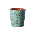 HK Living 70s Ceramics Koffiekop Zingy met gespikkeld turkoois en groen glazuur, vooraanzicht op een witte achtergrond