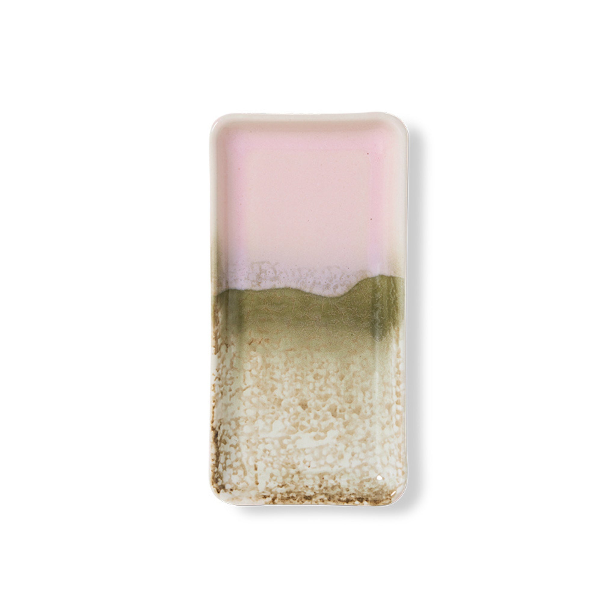 Het HK Living 70s Ceramics Serveerschaaltje Muse is een rechthoekige schaal van keramiek met een gradiëntontwerp - zachtroze aan de bovenkant, olijfgroen in het midden en gespikkeld beige aan de onderkant - die de jaren 70 stijl weerspiegelt op een witte achtergrond.