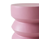 Een close-up van de HK Living Stoneware Bijzettafel Rouge, een moderne pastelroze bijzettafel met gladde matte afwerking en gestapelde, ronde geometrische vormen van HK Living.