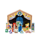 De &Klevering Kerststal Puzzel heeft abstracte, kleurrijke houten kerstfiguren en een achtergrond van een sterrenstal - ontworpen door Nynke Tynagel voor &Klevering - waardoor het een perfecte kerstdecoratie is.