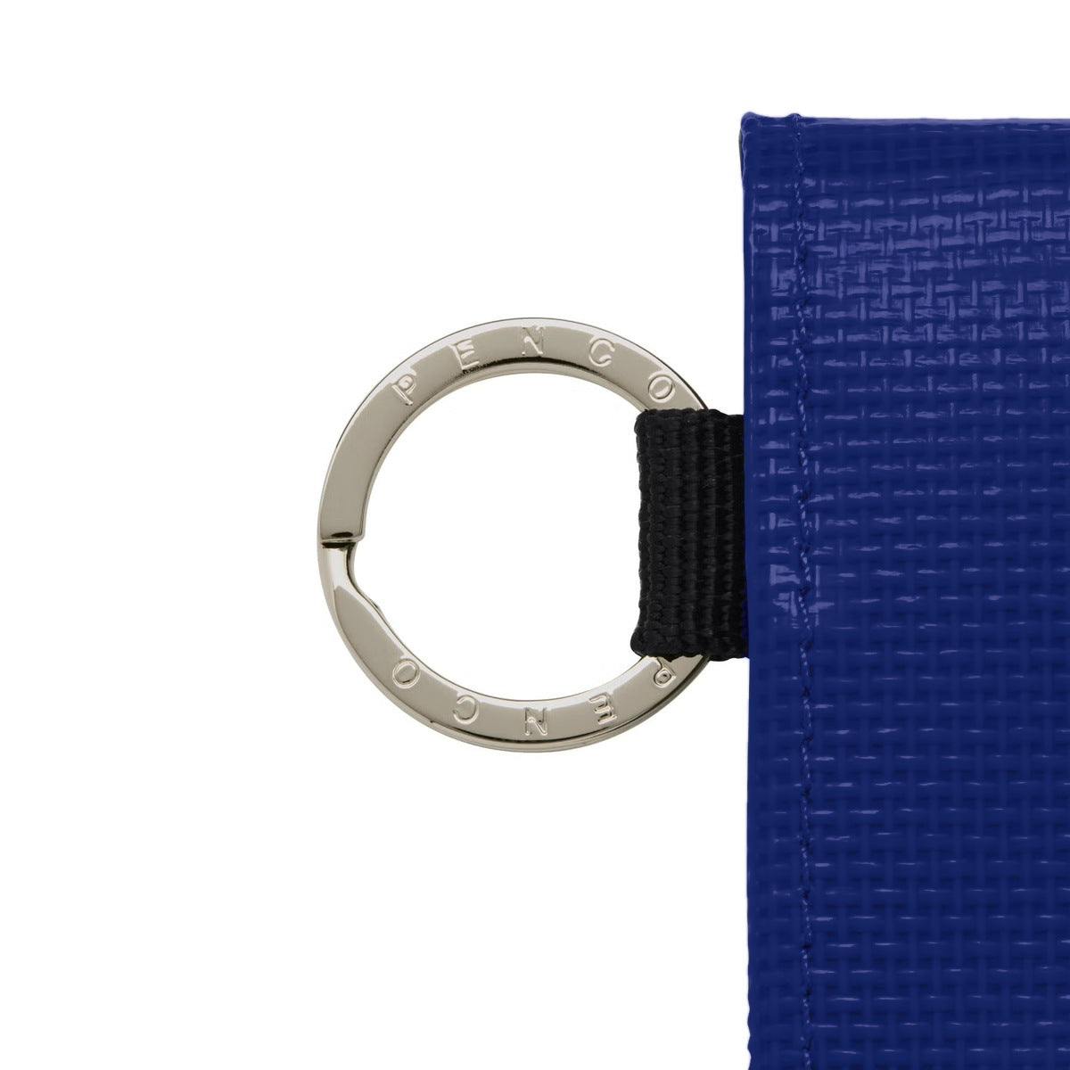 Detail van de ring aan de blauwe Penco Carry Tite pennenzak