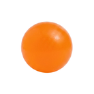 Een enkele, gladde, oranje bol – die doet denken aan de levendige Matias Moellenbach OBA Zeep Bar Papaya – staat centraal op een witte achtergrond.