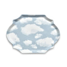 Het Serax Wouters & Hendrix Fête Des Bêtes Dienblad Lichtblauw is een decoratief dienblad met geschulpte randen en een lichtblauw ontwerp - perfect als uniek porseleinen serveeraccessoire voor in huis.